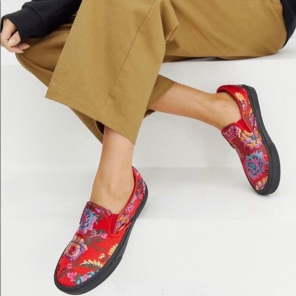 Vans Classic Slip-On Festival Satin Red/Black Shoe